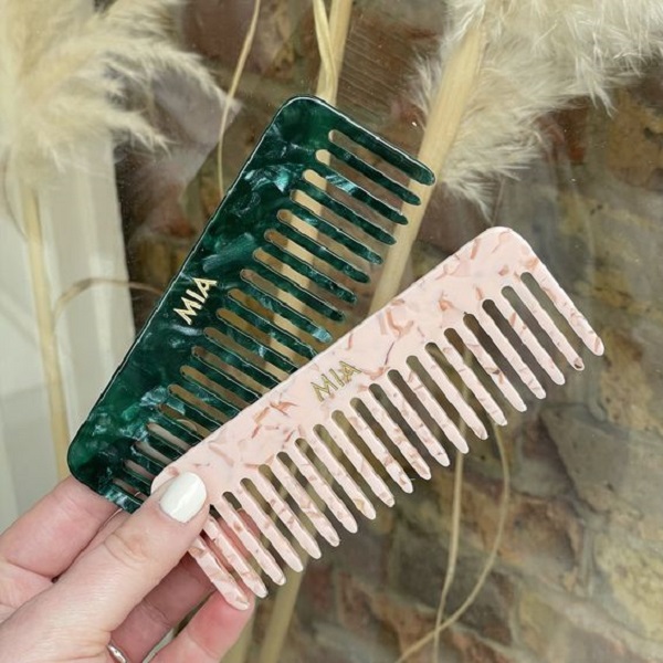 Find out the benefits of combing your hair