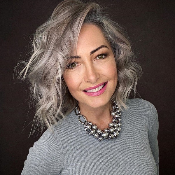 Discover easy steps to dye your hair grey 