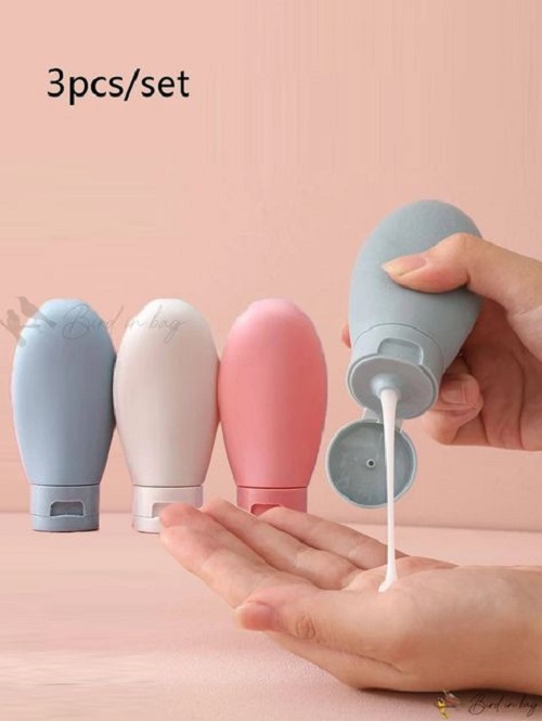 Revitalize your hair with our specially formulated Men's Conditioner. Infused with strengthening ingredients.