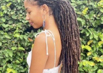 how to comb out locs