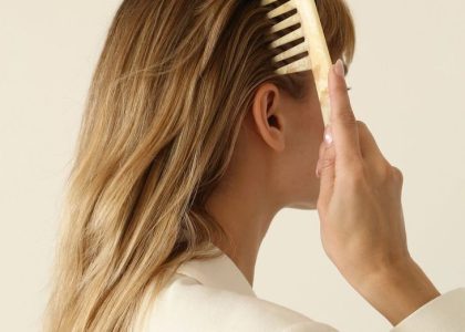 benefits of hair brushes versus combs