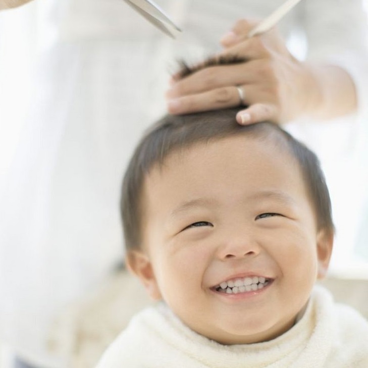 How Do You Comb Down Baby Hair? A Guide to Parents